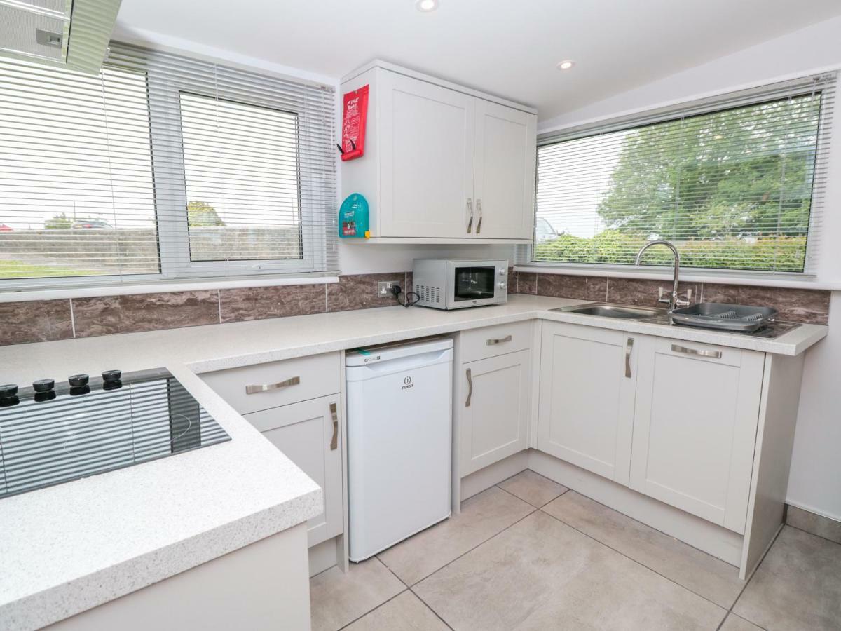 201 Norton Park Villa Dartmouth Dış mekan fotoğraf